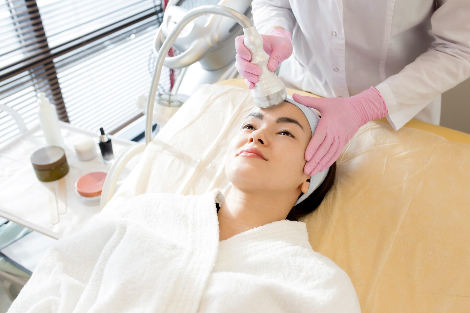 a woman having a session of skin ozone therapy